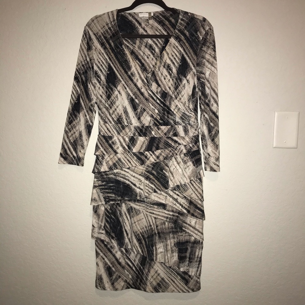 NY & CO Figure flattering dress